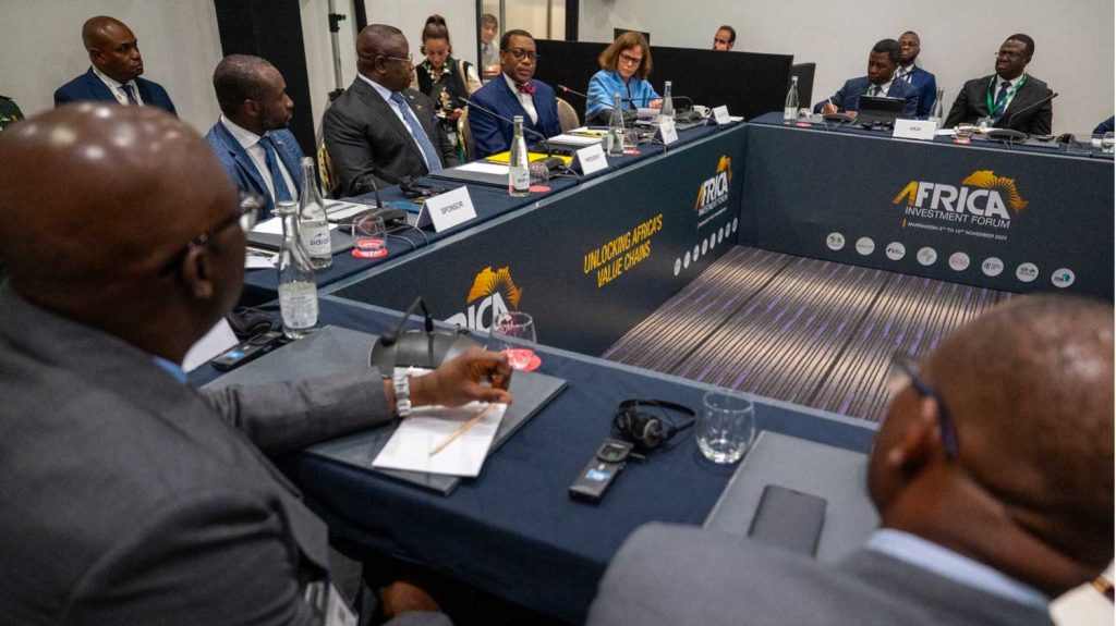 President Julius Maada Bio of Sierra Leone discussing his country’s Rice Industrial Complex project during a presidential boardroom.