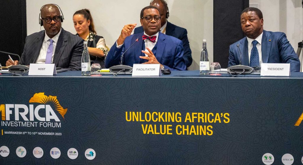 President Faure Gnassingbé of Togo (right) chaired the boardroom on Togo’s Railway and Logistics Project.