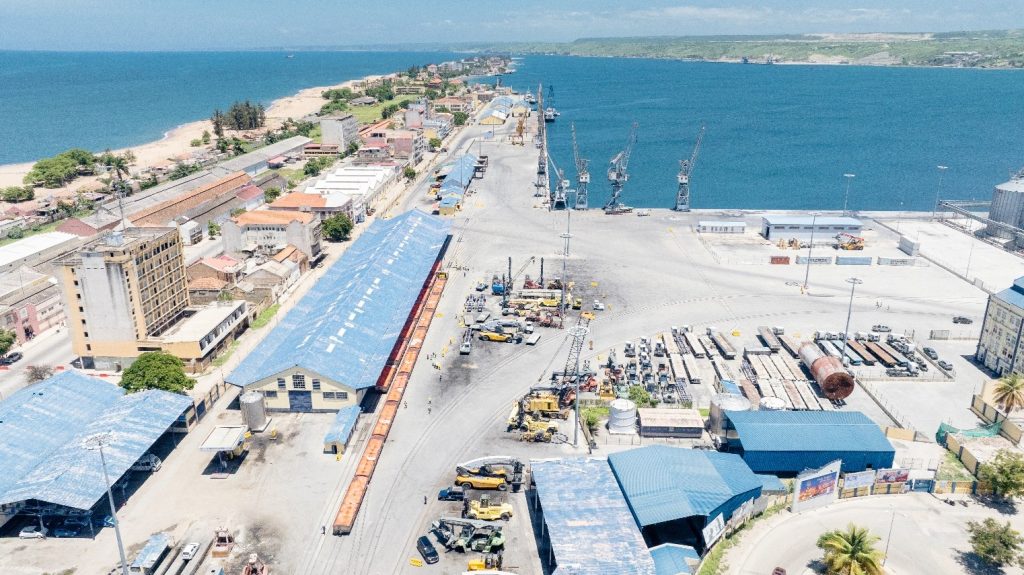 The first train of copper concentrate, consisting of 16 wagons, approached the Ocean port of Lobito, Angola on December 31, 2023.