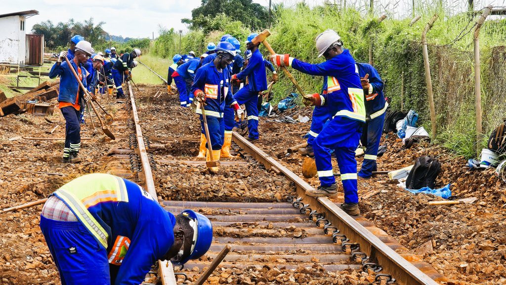 Ongoing railway rehabilitation with the replacement of all wooden sleepers with steel sleepers. Photo: ©ArcelorMittal